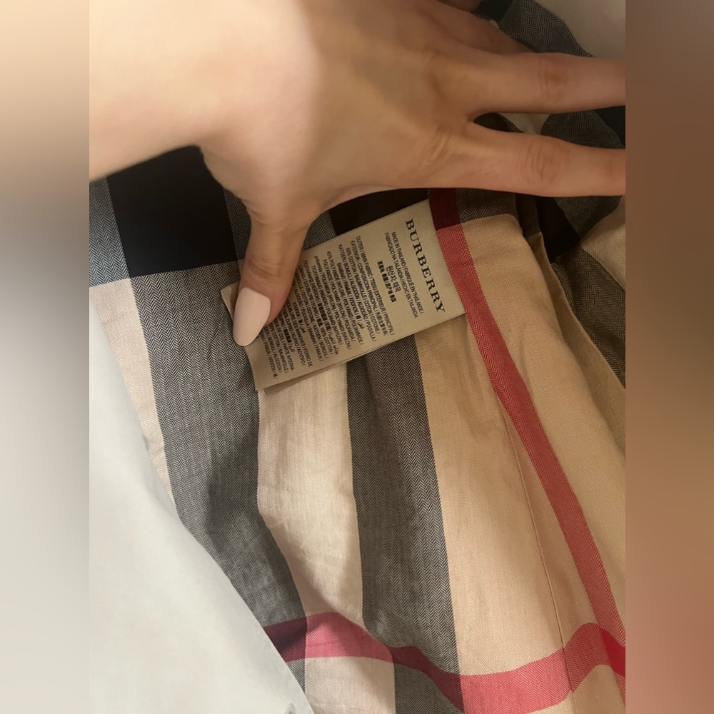 Burberry Harbourne Trench Coat - Picture 10 of 10
